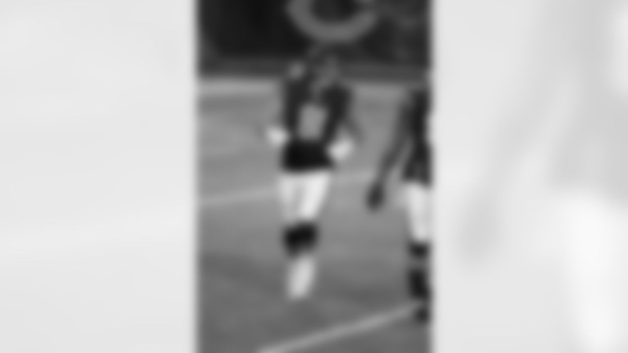 New Orleans Saints announced that they have agreed to terms with free agent tight end J.P Holtz on Monday, April 4, 2022. Check out J.P. in action with the Chicago Bears during his career.