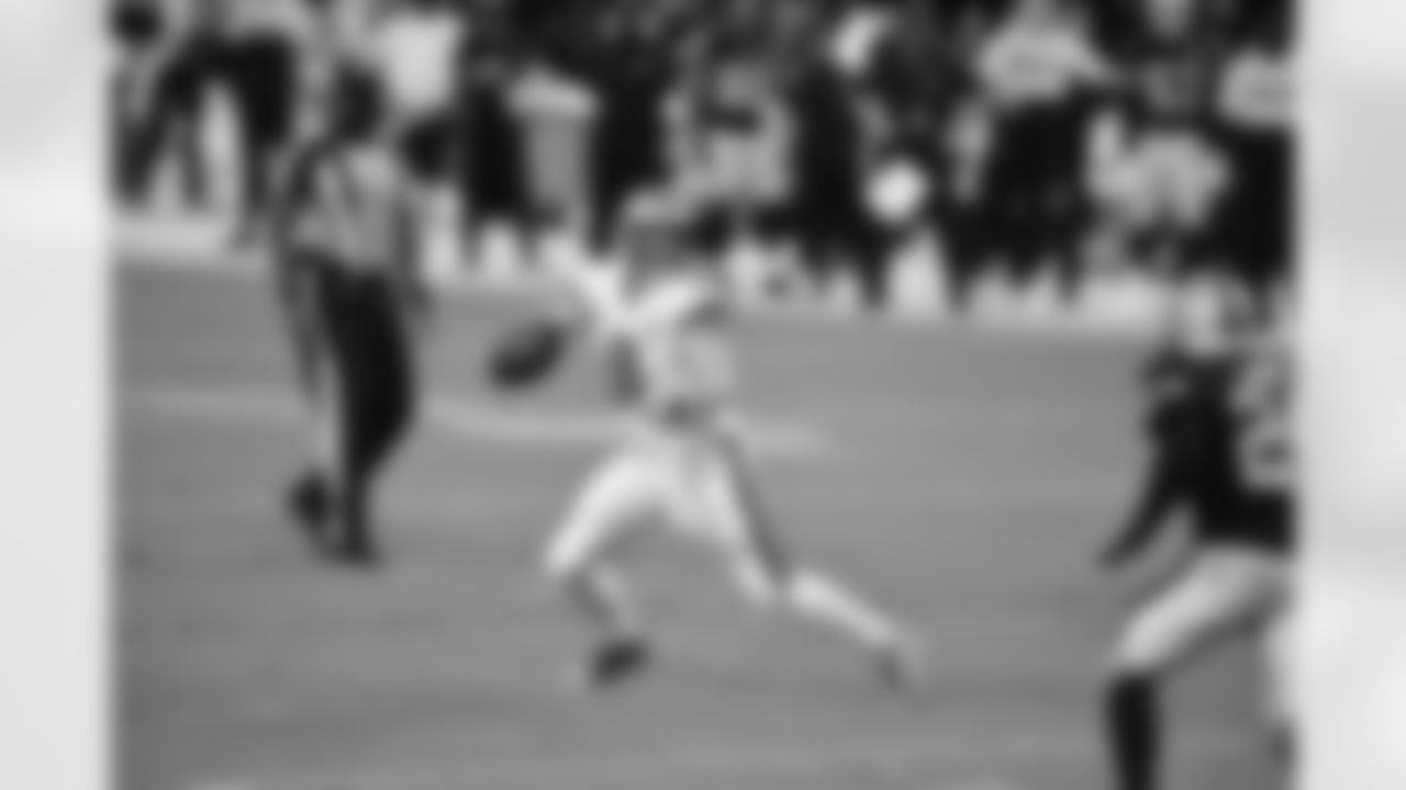 Game action photos from the New Orleans Saints vs. Las Vegas Raiders matchup in Week 2 of the 2020 NFL season.