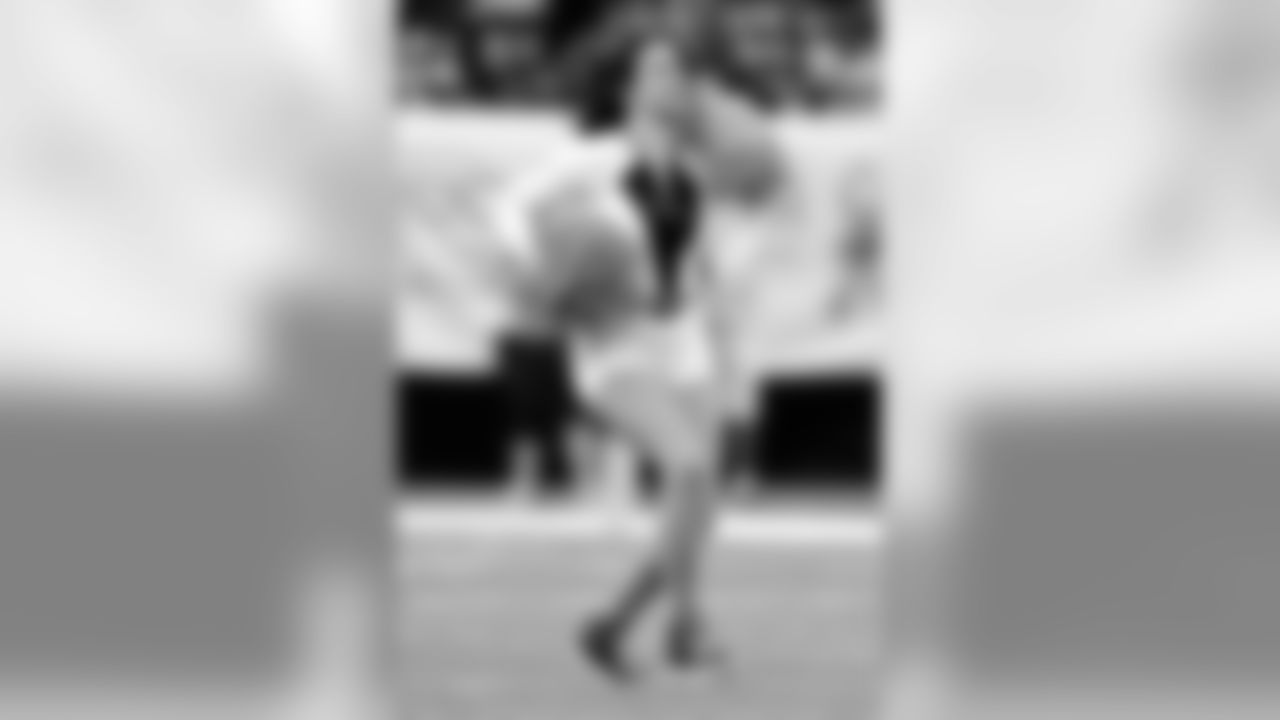 Gallery_Faces_Saintsations_Sara_011819_13