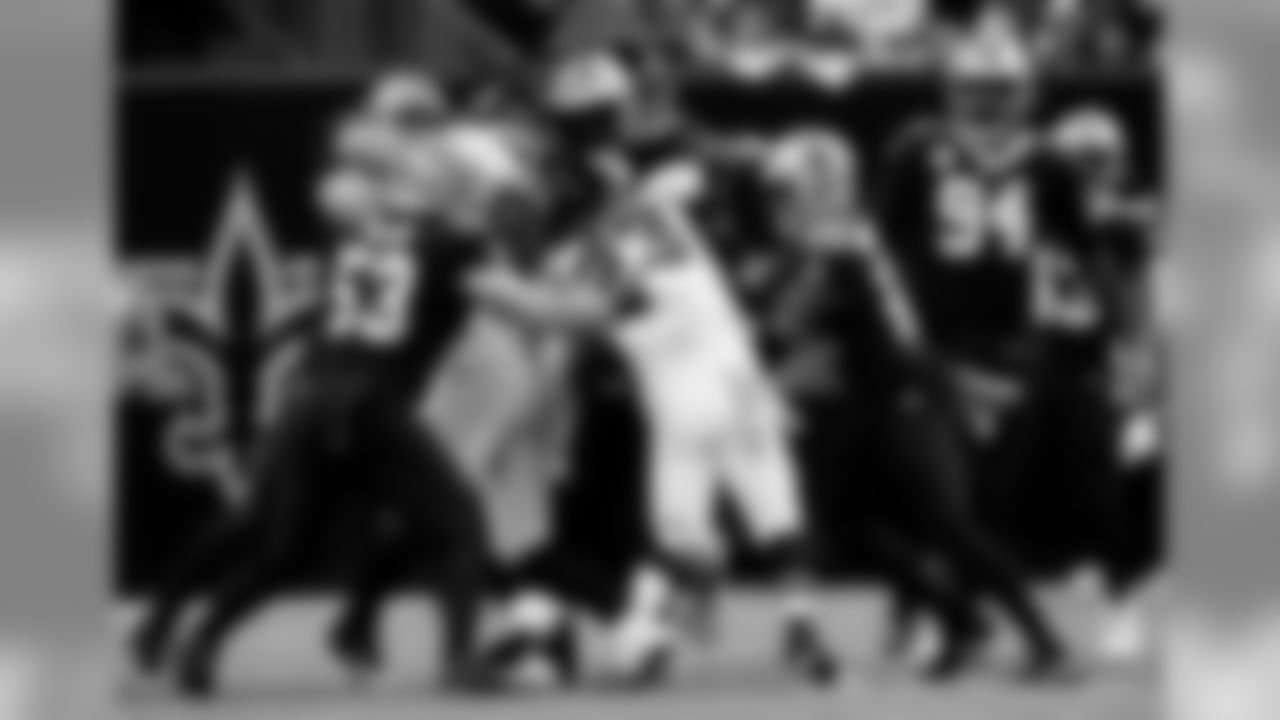 Check out photos of the on-field action between the New Orleans Saints and Atlanta Falcons in Week 10 of the 2019 NFL season.
