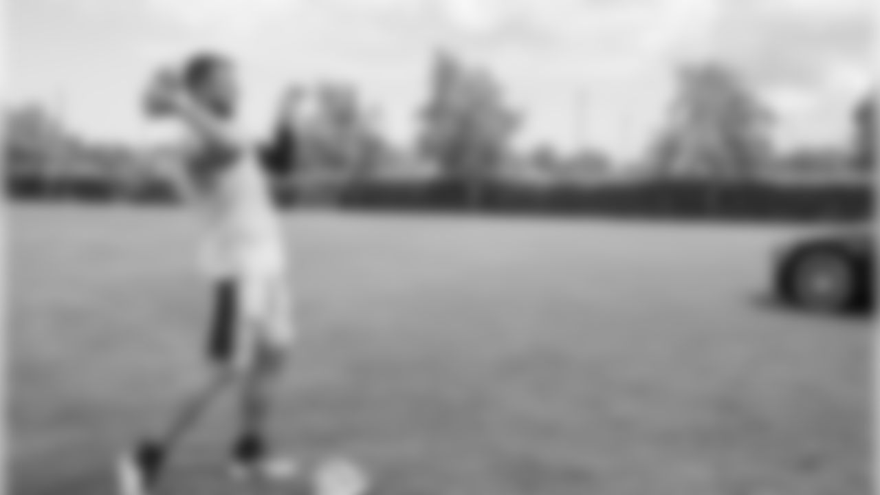 Gallery_TrainingCamp_QBChallenge_08222918