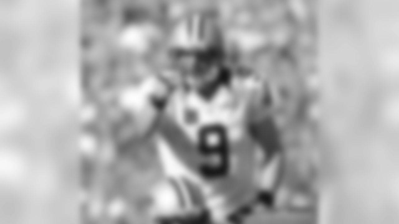 The number of Saints running backs, wide receivers and tight ends Brees completed a pass to in 2014. Brees also completed passes to 17 Saints in 2006 and 2008.
