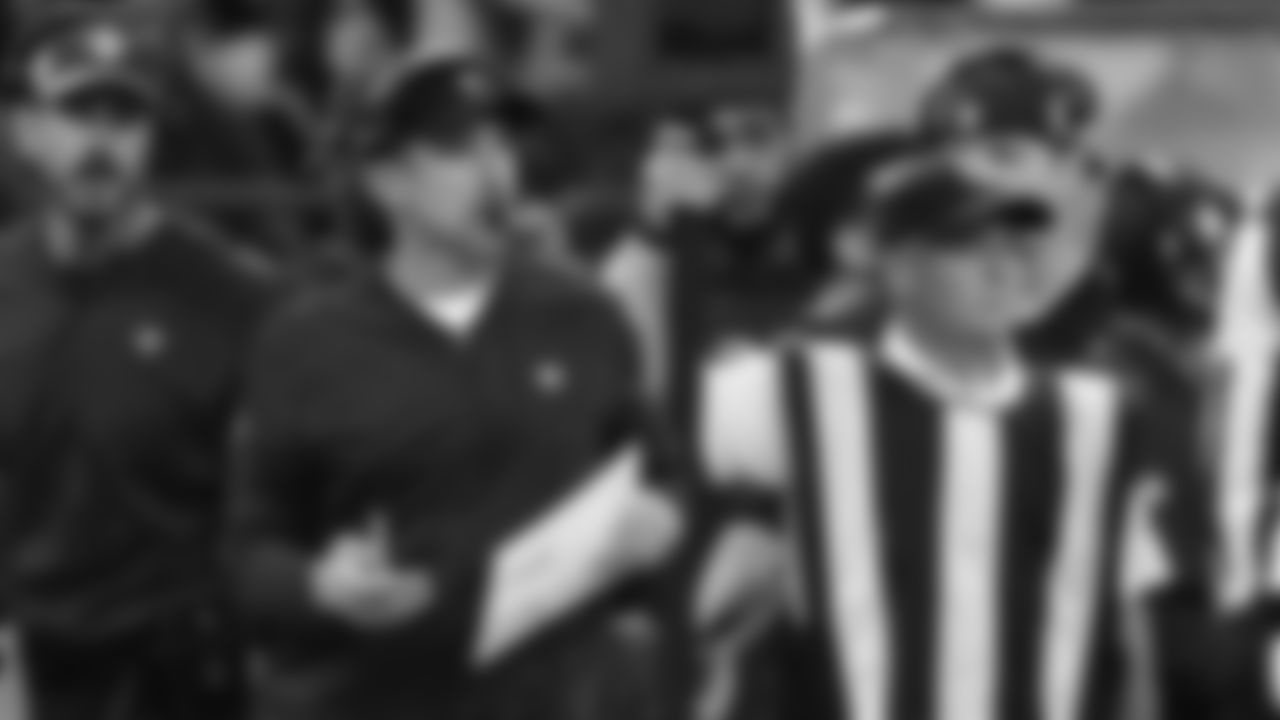 Take a look at defensive coordinator Dennis Allen in action as we highlight the New Orleans Saints coaching staff on the sidelines.