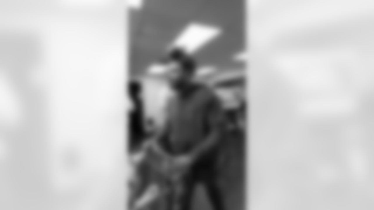 New Orleans Saints safety Tyrann Mathieu and teammates Cam Jordan, Kaden Elliss, Jordan Jackson, and D'Marco Jackson handed out Thanksgiving turkeys and additional food items with Giving Hope New Orleans on Tuesday, November 8 2022.