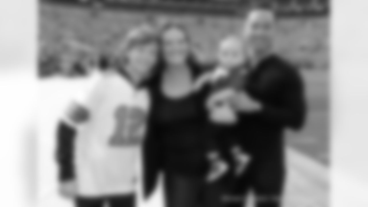 Check out the pregame warm-ups from the New Orleans Saints game against the Green Bay Packers in Week 3 of the 2023 NFL season.