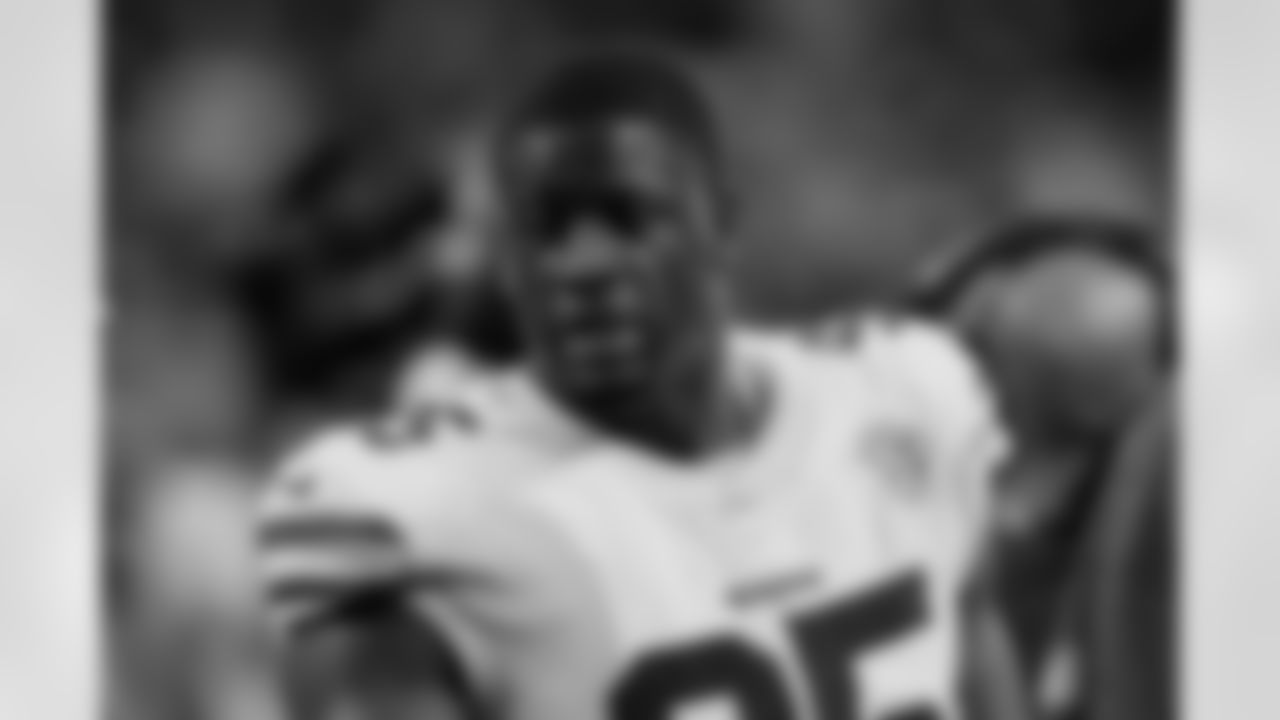 New Orleans Saints announced that they have agreed to terms with unrestricted free agent defensive end Kentavius Street on Friday, March 18, 2022. Check out Kentavius in action with the San Francisco 49ers during his four NFL seasons.