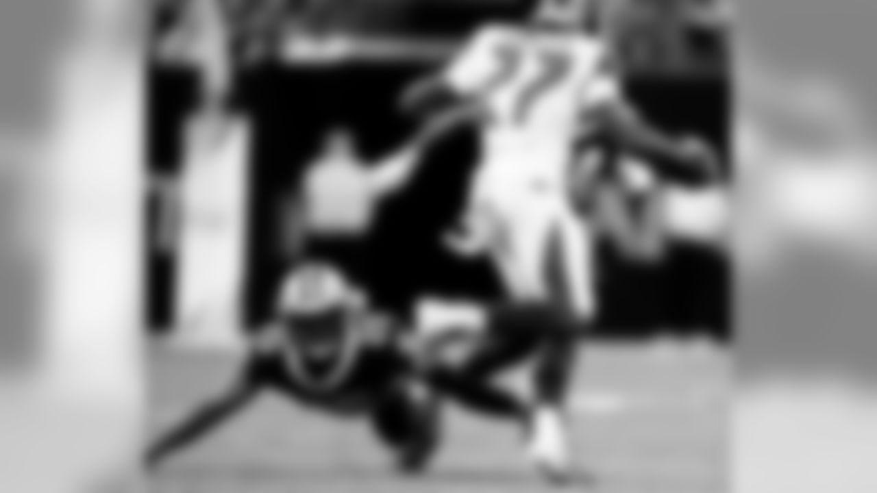 Check out the game action between the New Orleans Saints and Tampa Bay Buccaneers in Week 5 at the Mercedes-Benz Superdome.