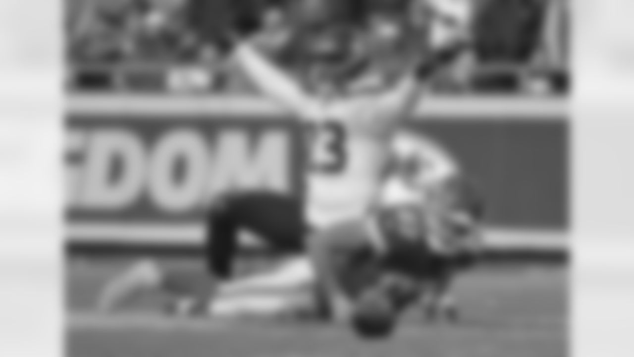 New Orleans Saints announced that they have signed with free agent safety Johnathan Abram on Wednesday, March 22, 2023. Check out Johnathan in action with the Seattle Seahawks and Las Vegas Raiders during his NFL career.
