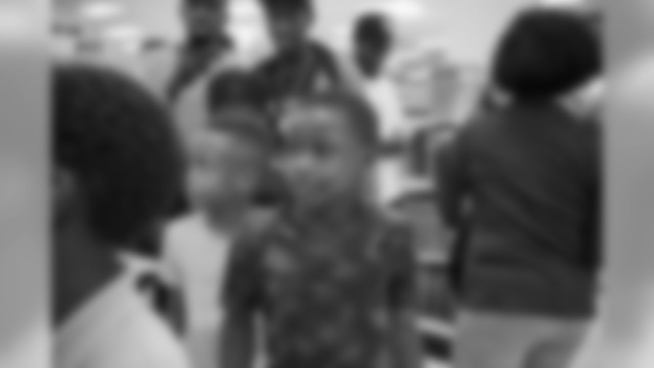 Gallery_BackPackGiveAway_CamJordan_TArmstead_08201919