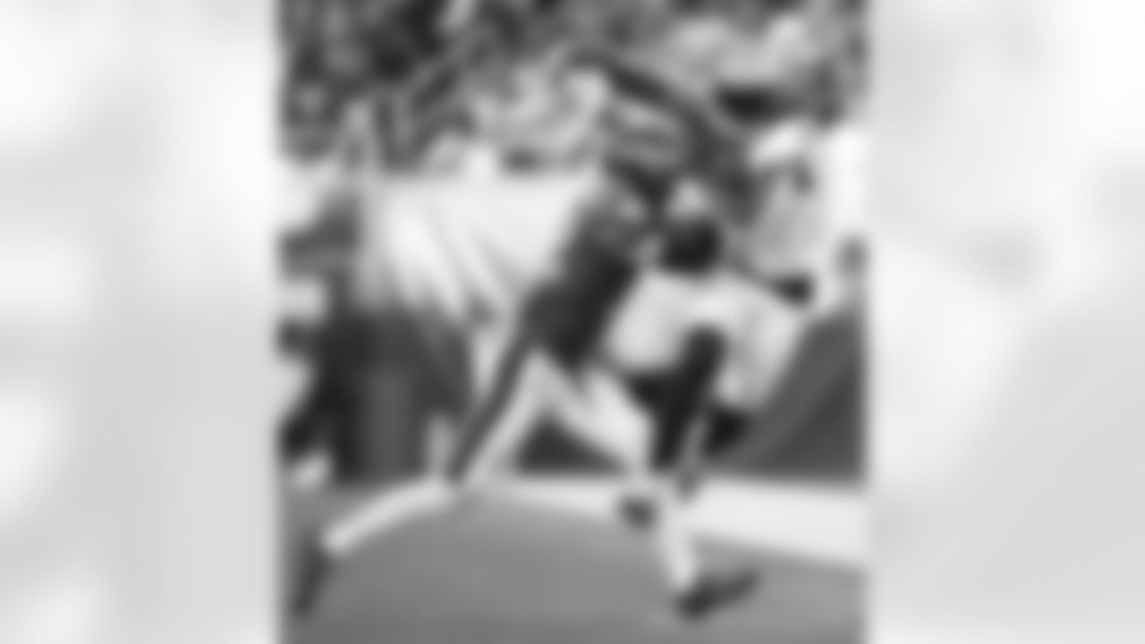 Check out the game action from the New Orleans Saints win against the Philadelphia Eagles in Week 17 of the 2022 NFL season.
