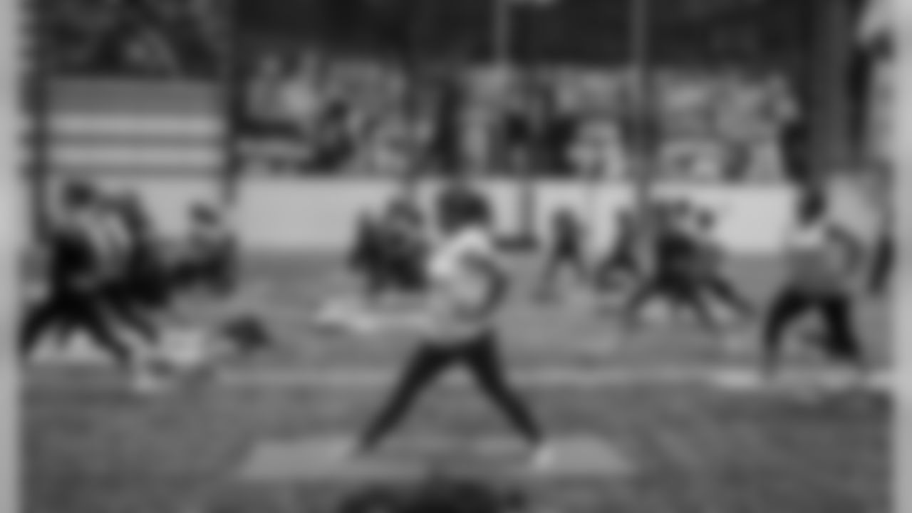 Gallery_GamedayYoga_10081902