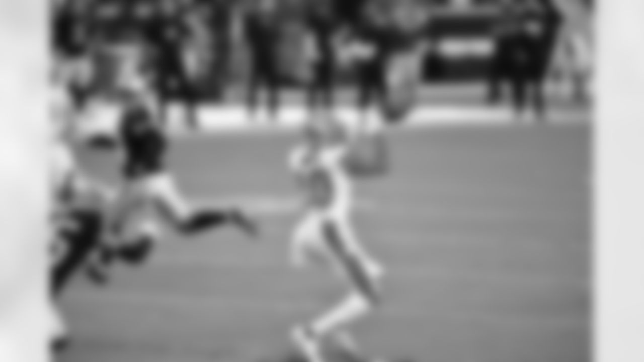 Game action photos from the New Orleans Saints vs. Las Vegas Raiders matchup in Week 2 of the 2020 NFL season.