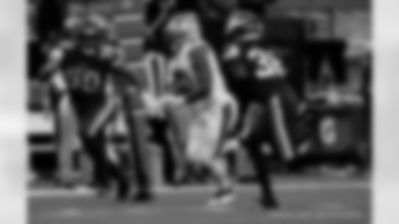 Game action photos from the New Orleans Saints vs. Minnesota Vikings matchup on Christmas Day in Week 16 of the 2020 NFL season.