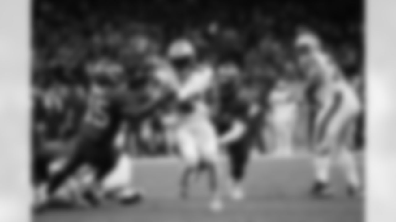 Check out photos of New Orleans Saints running back Alvin Kamara in action during the 2021 NFL season.