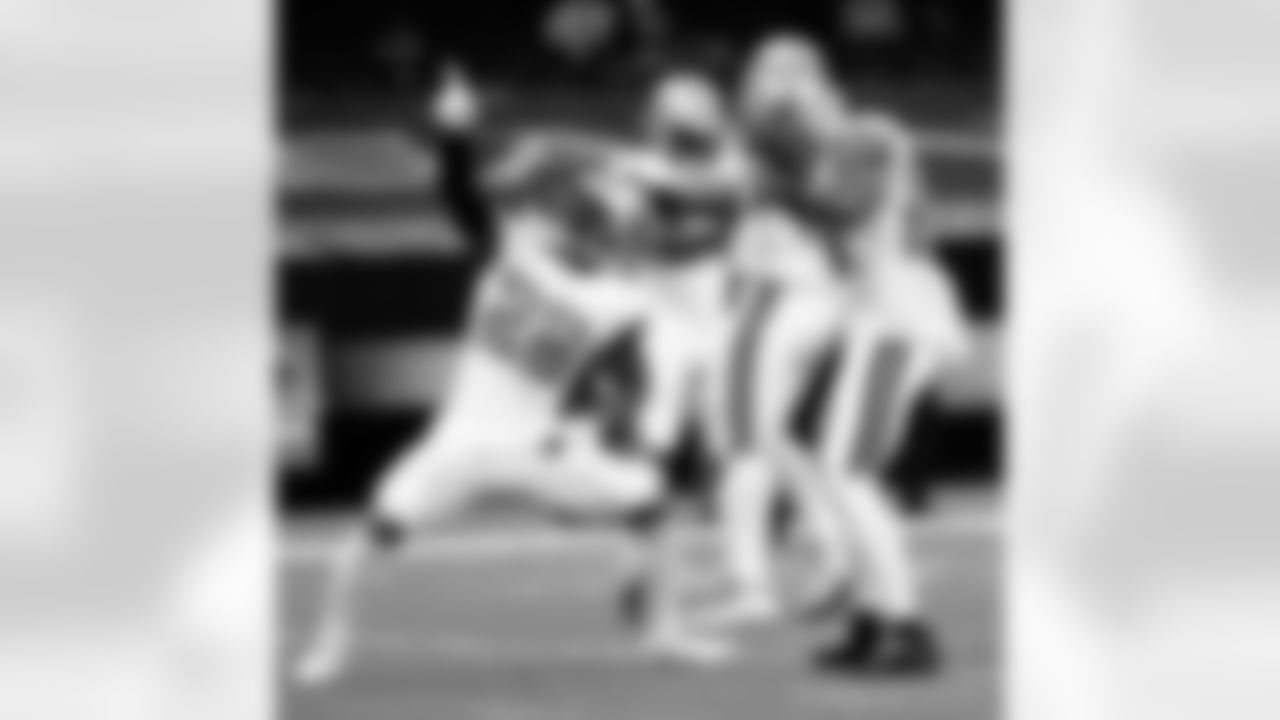Game action photos from the New Orleans Saints vs. Minnesota Vikings matchup on Christmas Day in Week 16 of the 2020 NFL season.