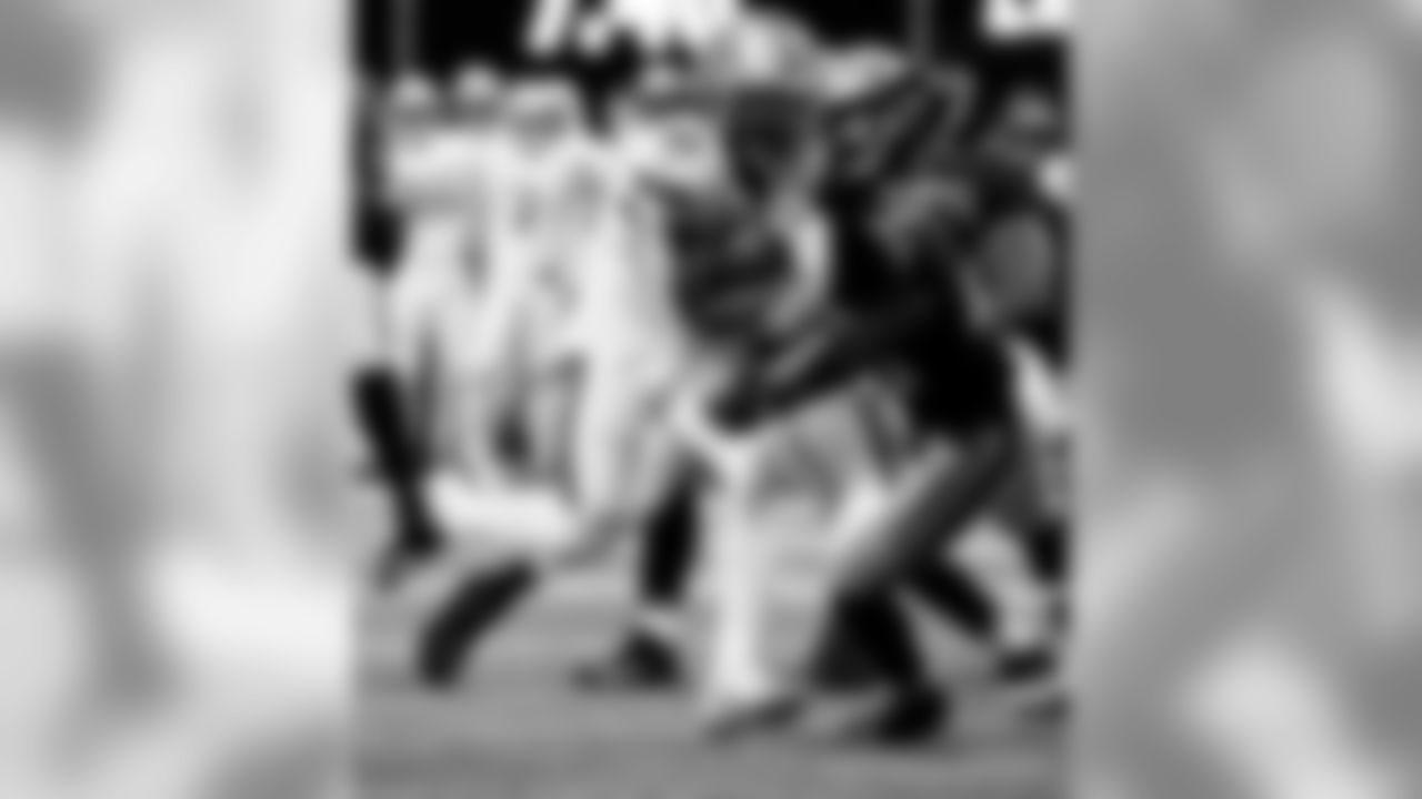 Game action photos from Thursday Night Football on Thanksgiving night 2019 as the New Orleans Saints defeated the Atlanta Falcons in week 13 at Mercedes-Benz Stadium.