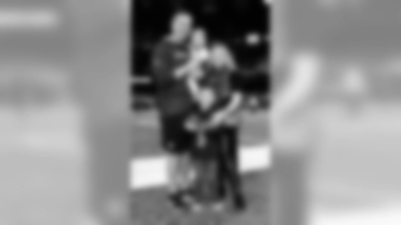 Gallery_DIV_EAGLES_Sideline_011419_02