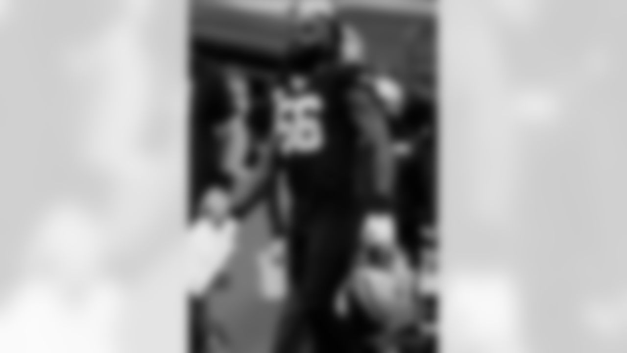Game action photos from the New Orleans Saints vs. Los Angeles Chargers matchup in Week 5 of the 2020 NFL season.