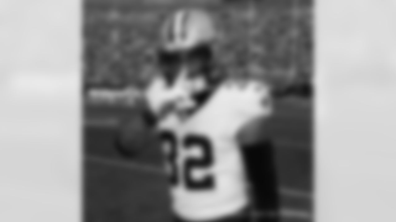 Check out the pregame warm-ups from the New Orleans Saints game against the Green Bay Packers in Week 3 of the 2023 NFL season.