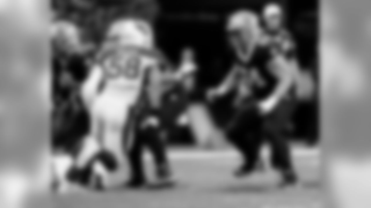Check out photos of the on-field action between the New Orleans Saints and Arizona Cardinals in Week 8 of the 2019 NFL season.
