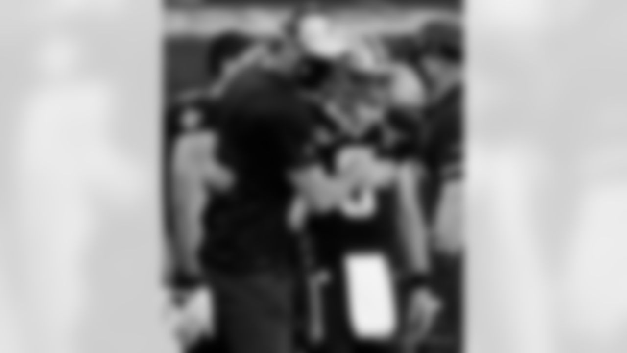 Game action photos from the New Orleans Saints vs. San Francisco 49ers matchup in Week 10 of the 2020 NFL season.
