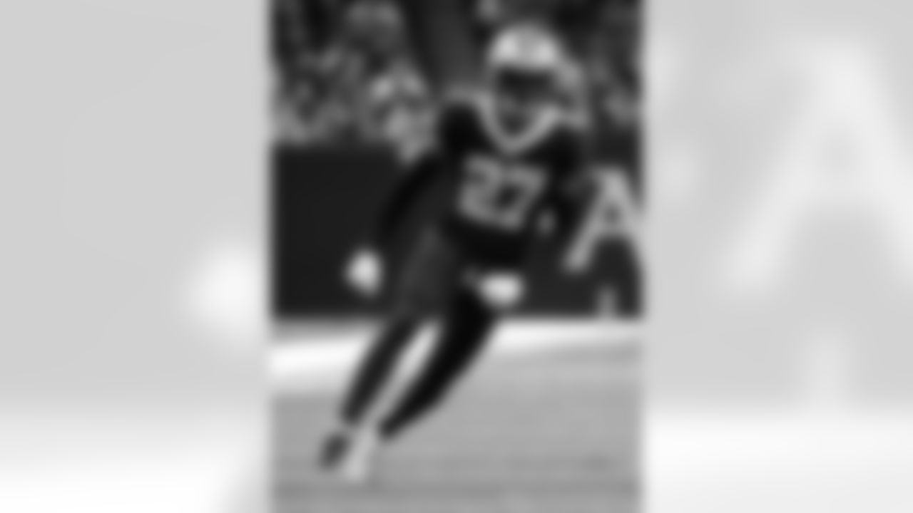 New Orleans Saints defensive back Alontae Taylor in action during their 2022 Week 8 game against the Las Vegas Raiders.
