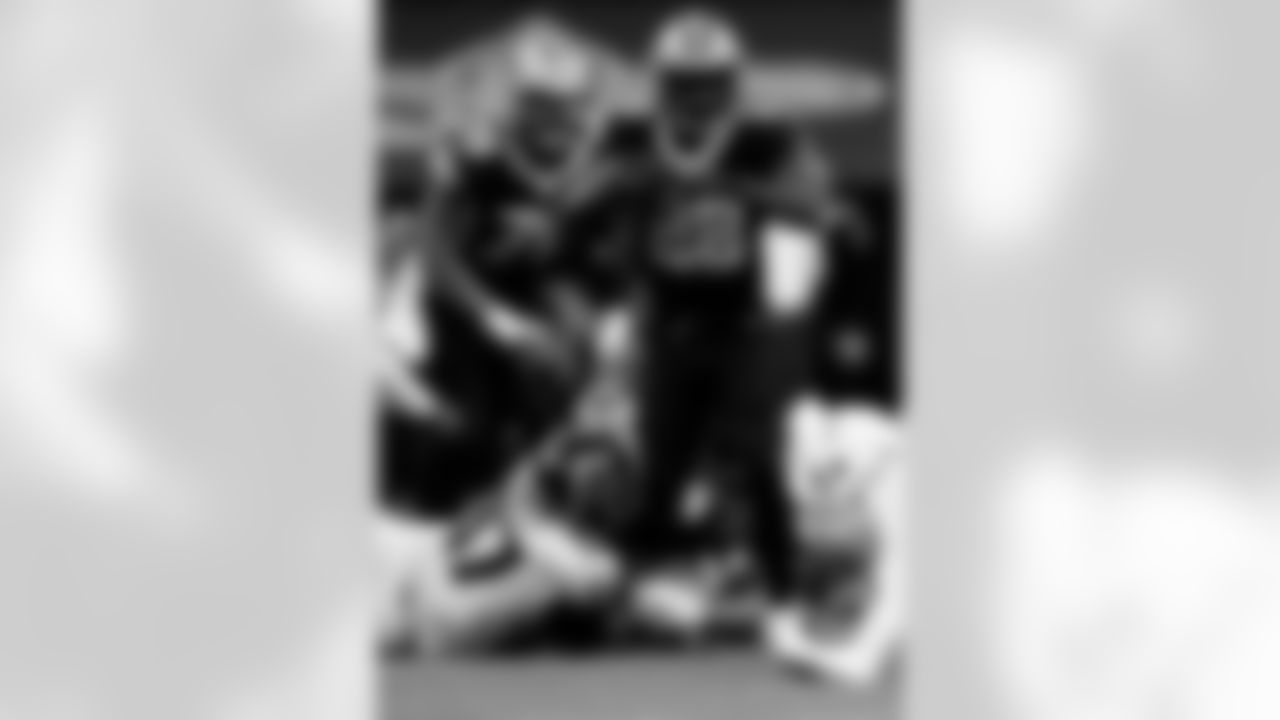 Game action photos from the New Orleans Saints vs. Atlanta Falcons matchup in Week 11 of the 2020 NFL season.