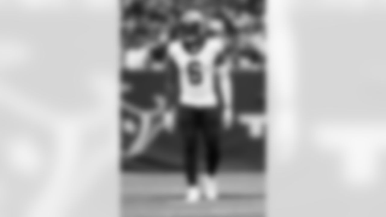 Check out the game action shots from the New Orleans Saints game against the Houston Texans in Week 6 of the 2023 NFL season.