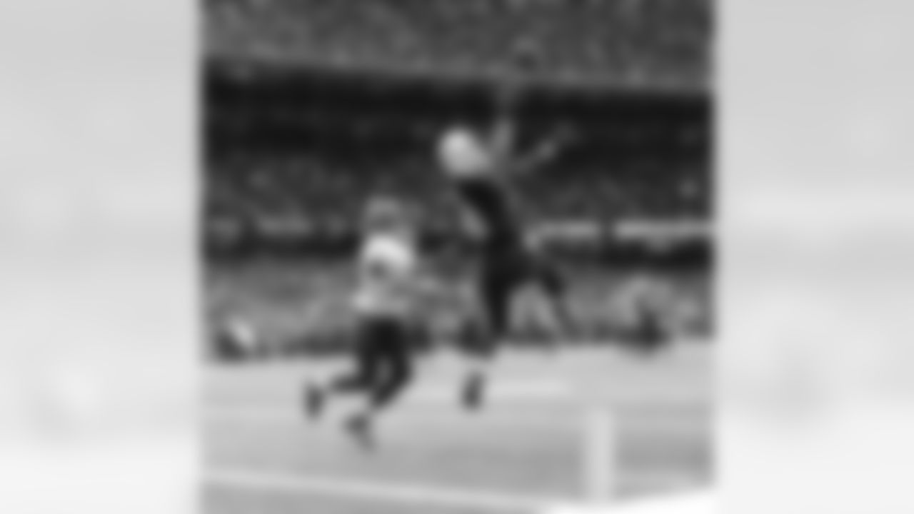 New Orleans Saints announced that they have signed tight end Jimmy Graham on Tuesday, July 25, 2023. Check out the best photos of Jimmy in action with the New Orleans Saints during his NFL career.