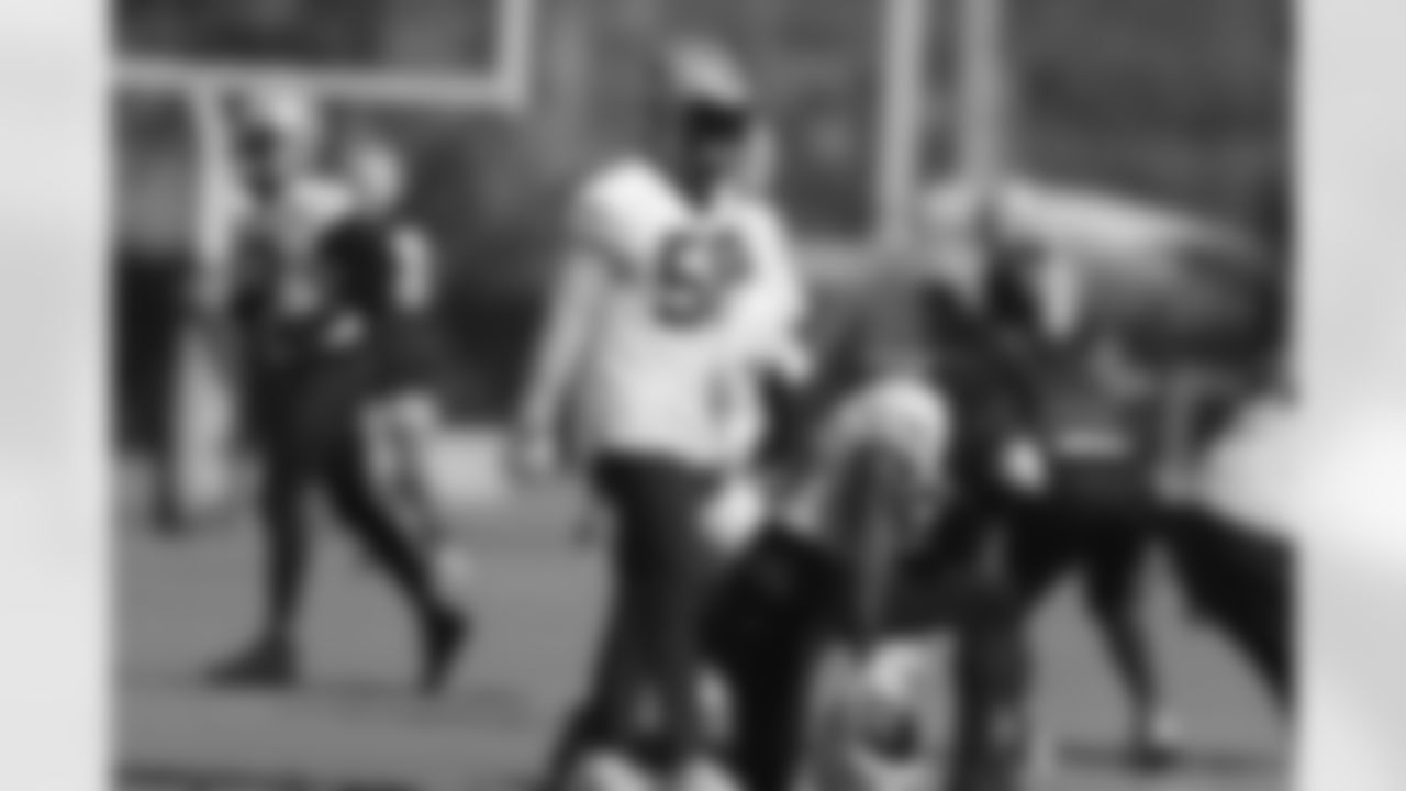 Kwon Alexander takes the field for his first New Orleans Saints practice at Ochsner Sports Perforrmance Center on November 12, 2020.
