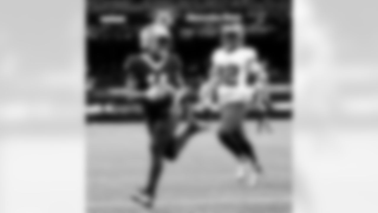 Check out photos of New Orleans Saints wide receiver Deonte Harris in action during the 2020 NFL season.