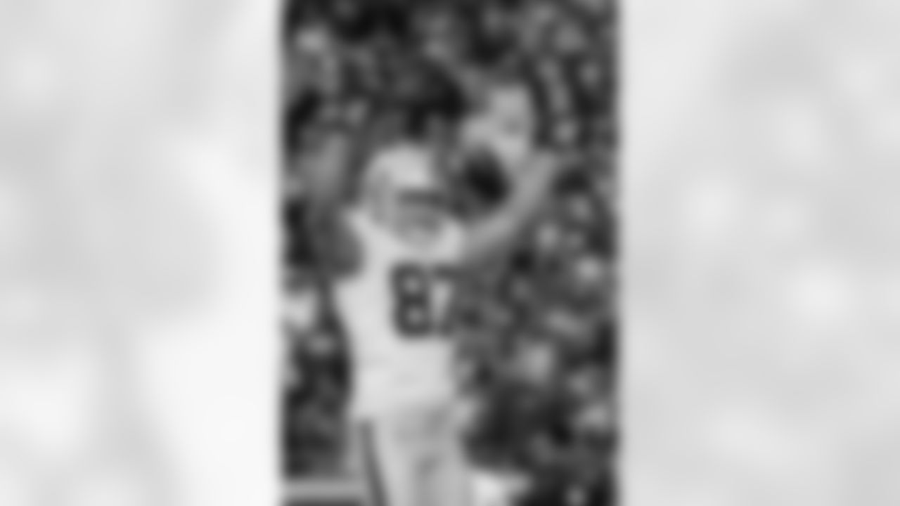 New Orleans Saints announced that they have agreed to terms with tight end Foster Moreau on Wednesday, May 10, 2023. Check out Foster in action with the Las Vegas Raiders during his NFL career.