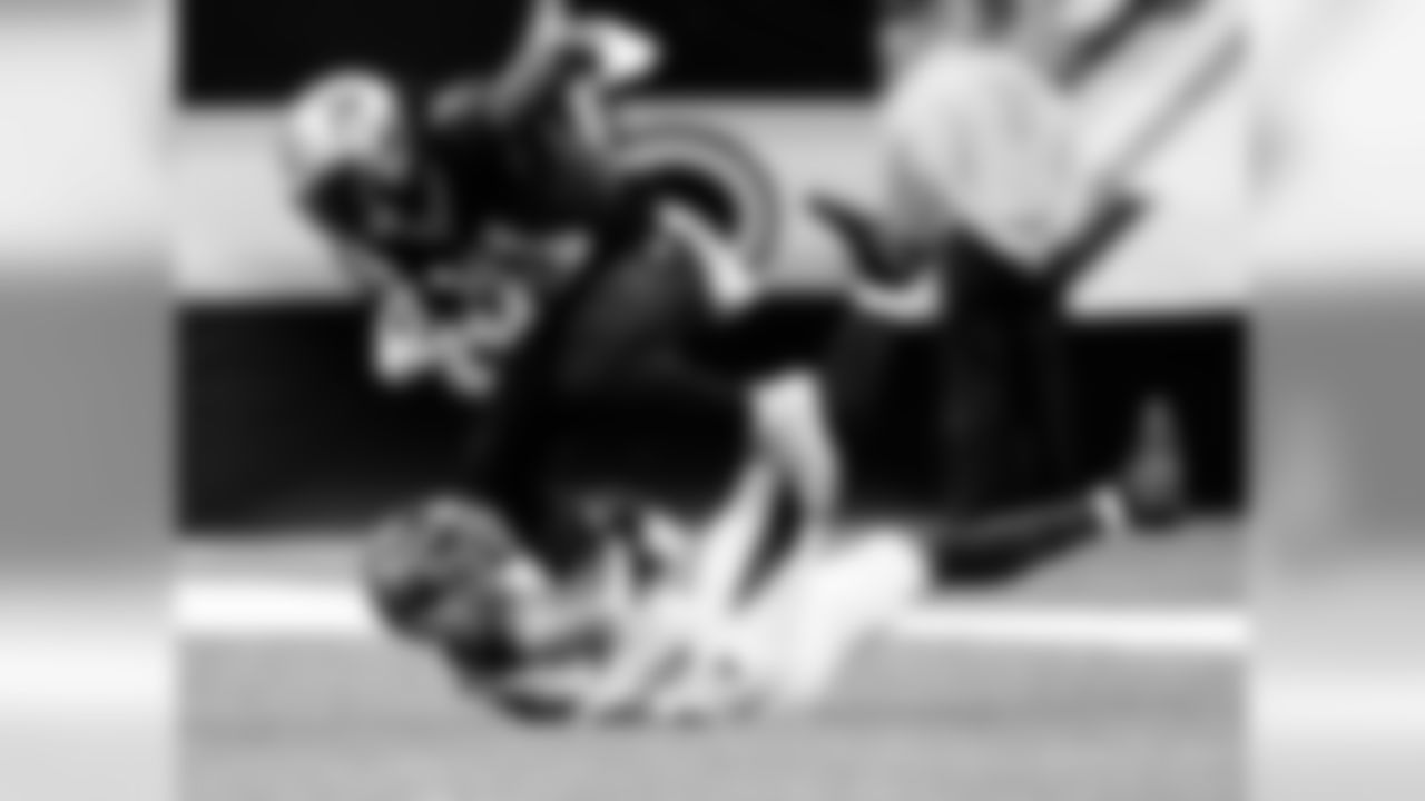 Check out the game action between the New Orleans Saints and Tampa Bay Buccaneers in Week 5 at the Mercedes-Benz Superdome.