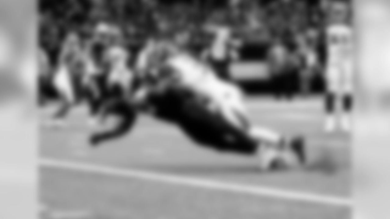 Check out the game action between the New Orleans Saints and Tampa Bay Buccaneers in Week 5 at the Mercedes-Benz Superdome.