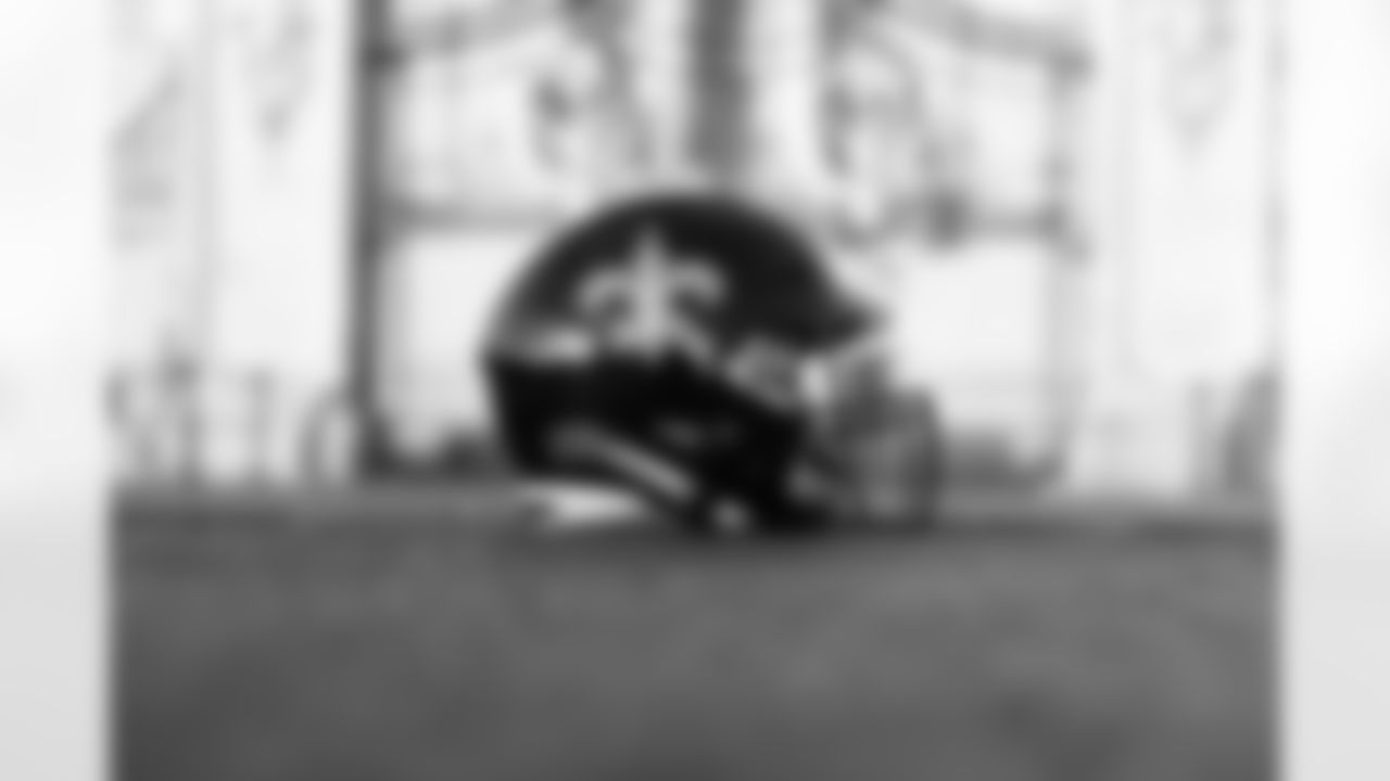 Gallery-Helmet-Buckingham-Palace-London-02