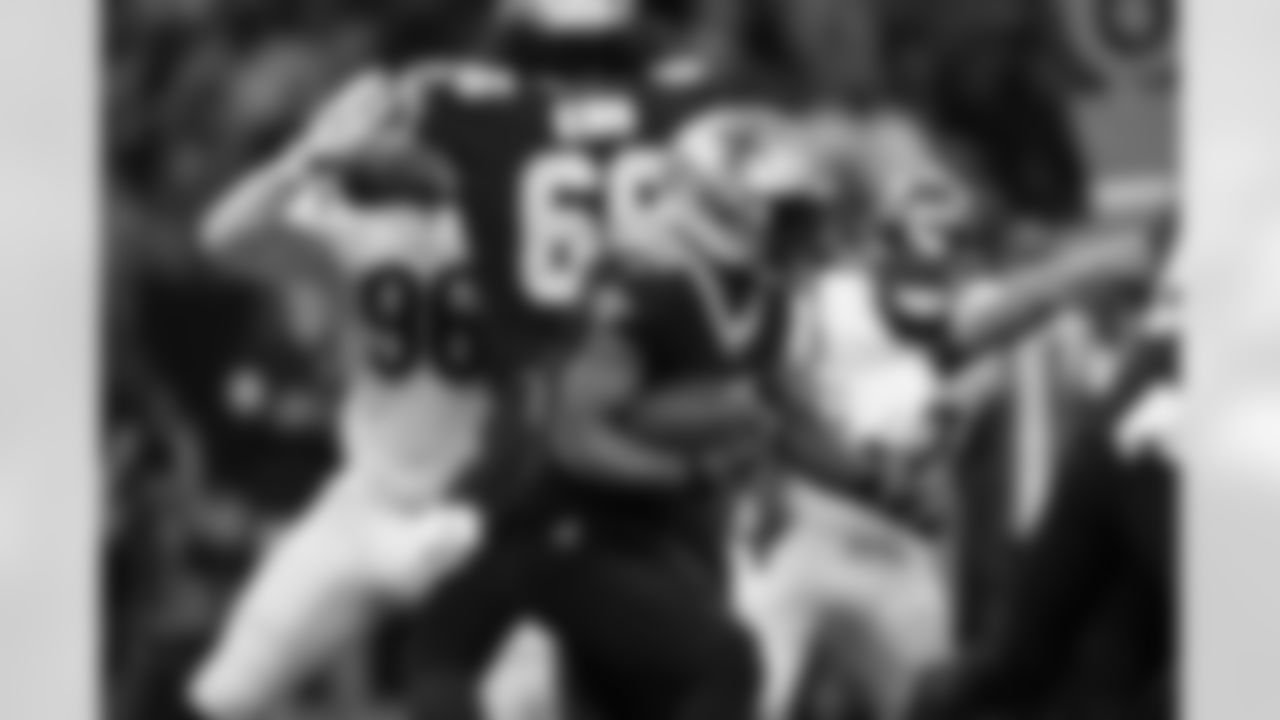 Check out photos of New Orleans Saints running back Mark Ingram in action throughout the 2022 season.