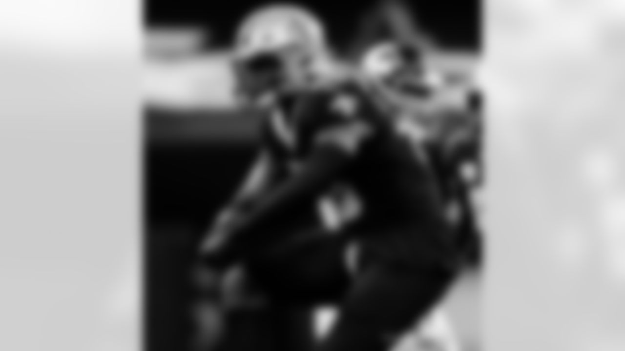 Game action photos from the New Orleans Saints vs. Atlanta Falcons matchup in Week 11 of the 2020 NFL season.