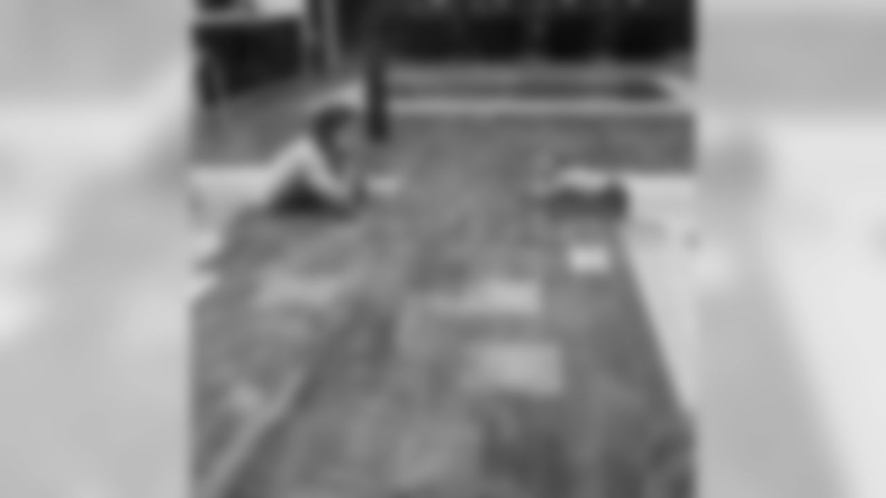 Thomas Morstead: Who chose hot?
Who chose cold?