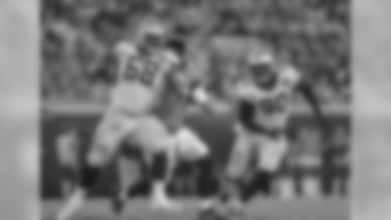Gallery-preseason-game1-2560x14402150
