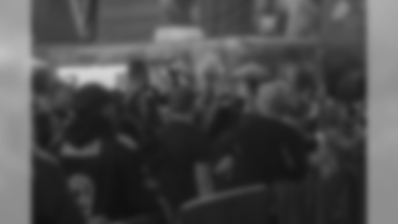 Gallery-Fans-2560-1440-0688