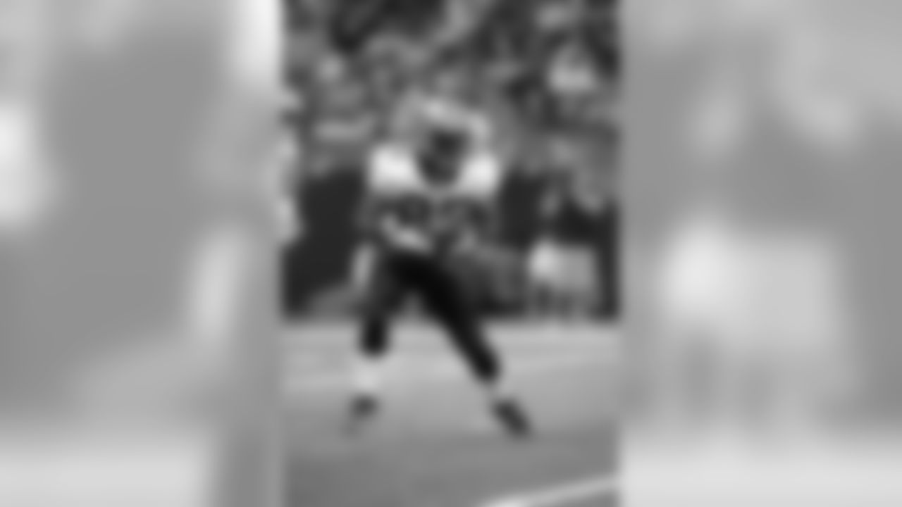 We look back at running back Reggie Bush's years in uniform and team memories with the New Orleans Saints.