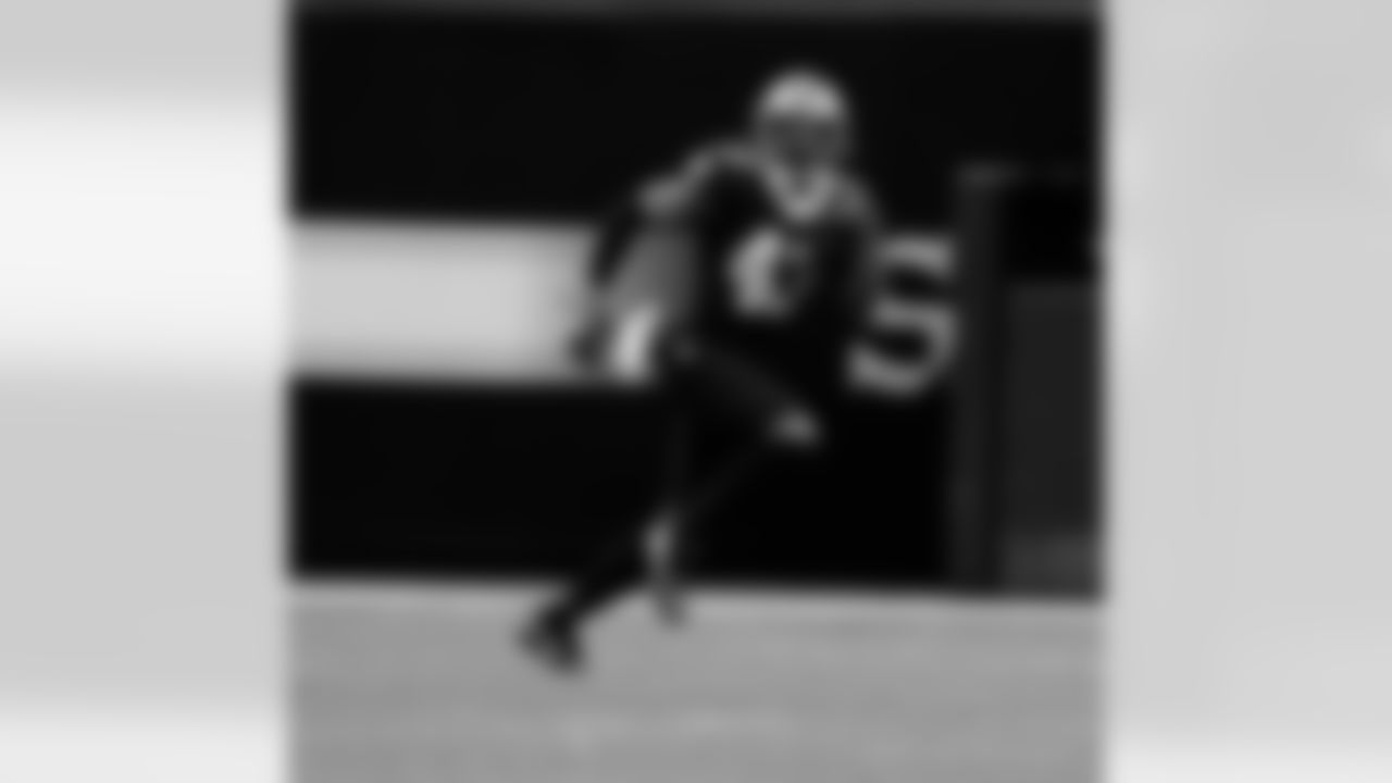 Game action photos from the New Orleans Saints vs. Atlanta Falcons matchup in Week 11 of the 2020 NFL season.