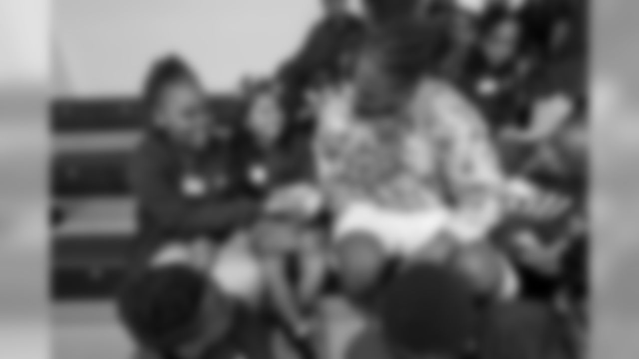 New Orleans Saints defensive end Cameron Jordan visited Akili Academy in New Orleans for a special literacy community event with students.