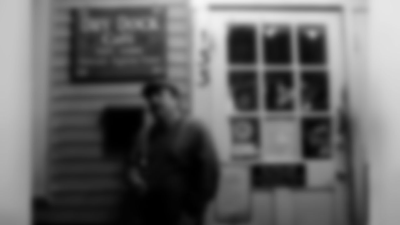Saintsgiving_Dry_Dock_Cafe_23 select
