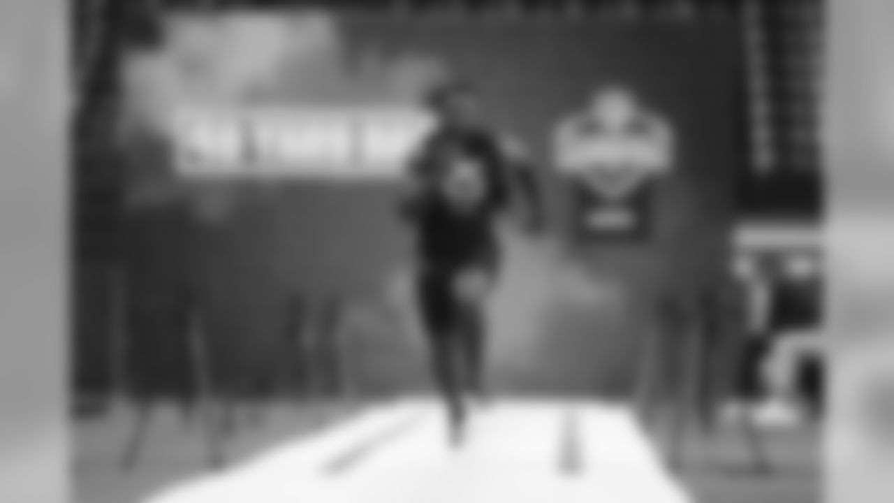 Georgia running back D'Andre Swift runs the 40-yard dash during the 2020 NFL Scouting Combine, Friday, Feb. 28, 2020 in Indianapolis. (Ben Liebenberg/NFL)