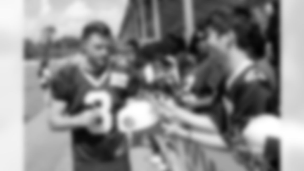 New Orleans Saints kicker Wil Lutz greets fans at 2022 Saints Training Camp presented by Rouses Markets on Monday, August 1 at the Ochsner Sports Performance Center.