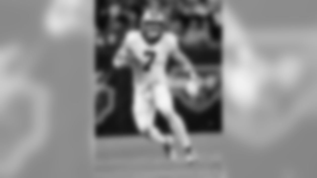 2nd gallery of game action photos from the New Orleans Saints win over the Chicago Bears in Week 7 of the 2019 NFL season.