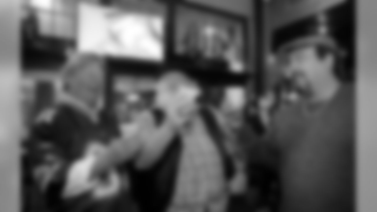 Saintsgiving_Dry_Dock_Cafe_20 select
