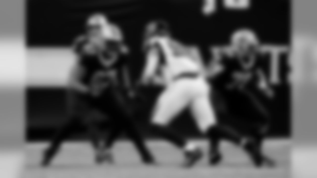 Check out photos of the on-field action between the New Orleans Saints and Atlanta Falcons in Week 10 of the 2019 NFL season.