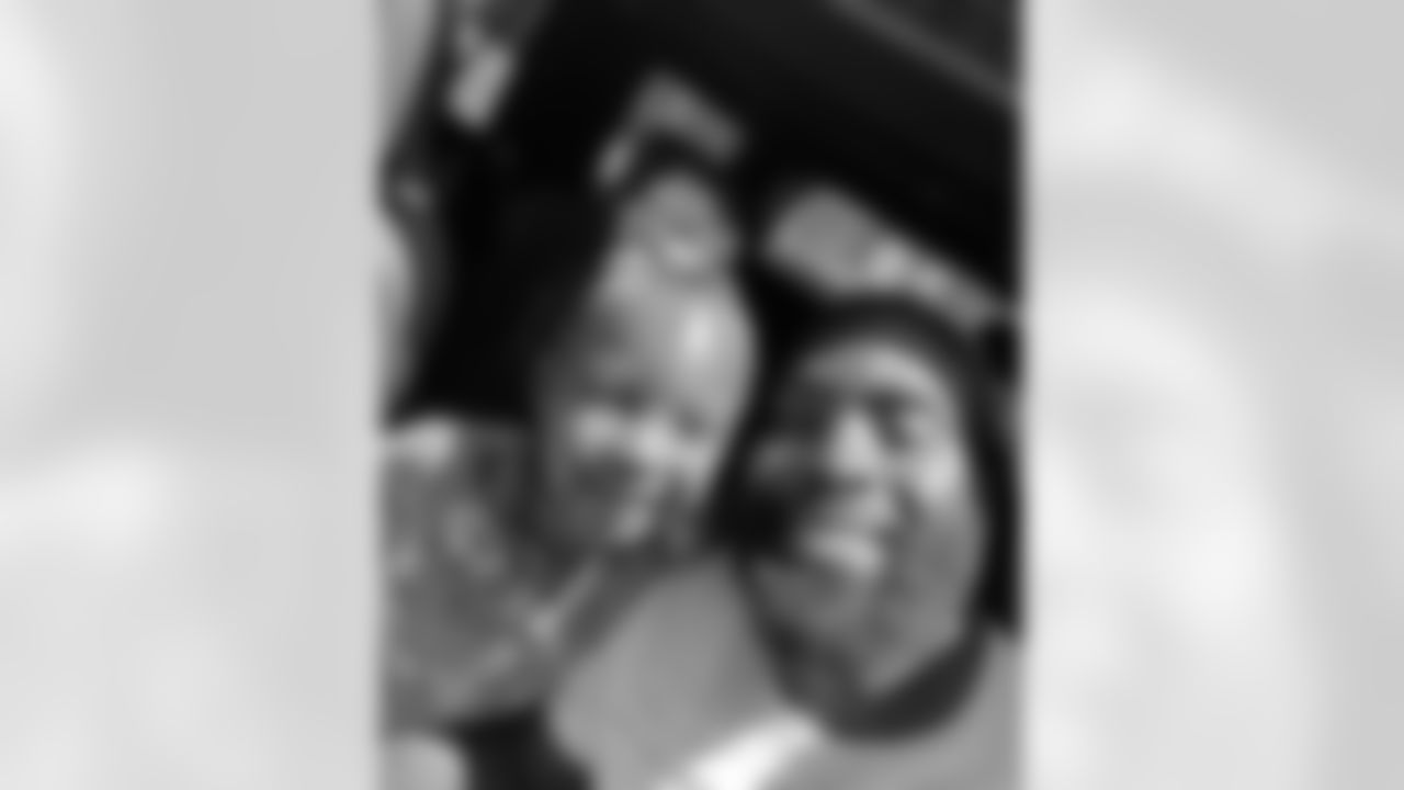 Demario Davis: Happy Birthday to Daddy and mommy's 2nd little girl. Our princess, our superstar, our rockstar diva...the one that's gone get everybody dressed, the one that's gone stay outside with daddy and "train", the one that's gone give daddy all the updates and lead with "daddy, guess what"...Daddy's baby, I love you more than life itself!...Happy 4th Birthday, can't wait to turn up at your party, I wonder what surprise guest will be there this year.